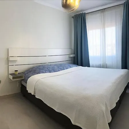 Cunit, Front Line With Sea View Apartmán