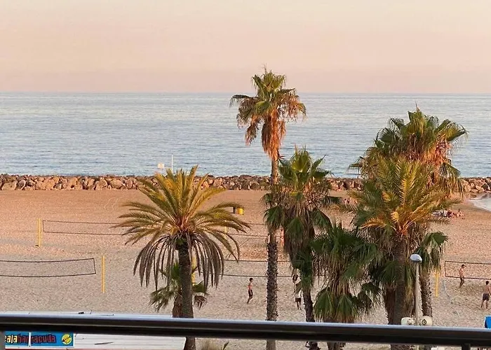 Cunit, Front Line With Sea View Апартаменты Кунит