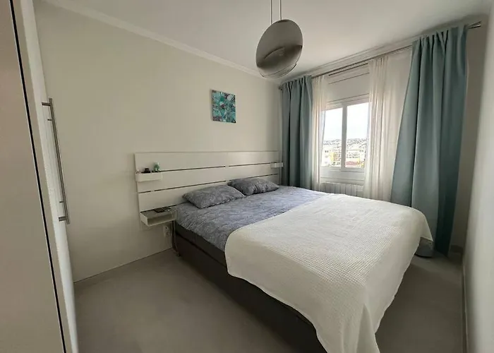 Cunit, Front Line With Sea View Апартаменты *