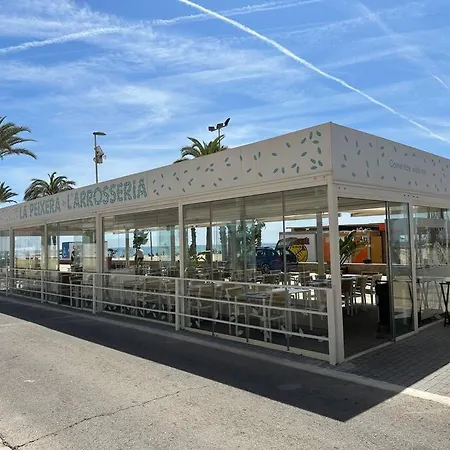 Cunit, Front Line With Sea View Διαμέρισμα