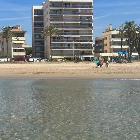 Apartment Cunit, Front Line With Sea View *